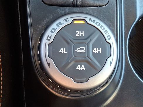 Used 2024 Ford Bronco Badlands image 24