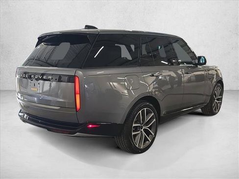 New 2026 Land Rover Range Rover SE image 5