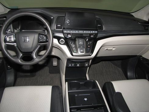 Certified 2025 Honda Odyssey Elite image 14