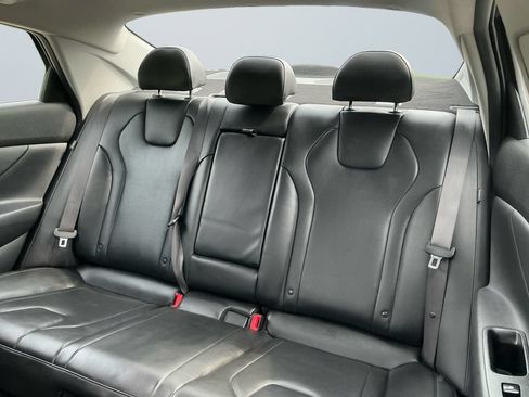 Used 2025 Hyundai Elantra Limited FWD image 14