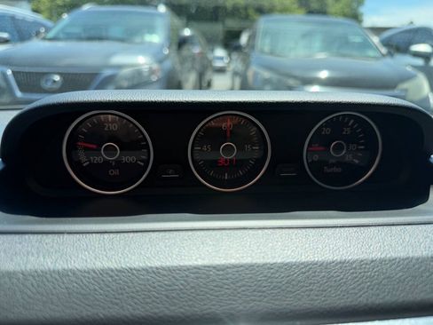 Used 2014 Volkswagen Beetle TDI FWD image 23