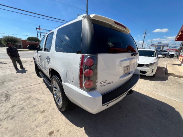 Used 2009 GMC Yukon Denali RWD image 7