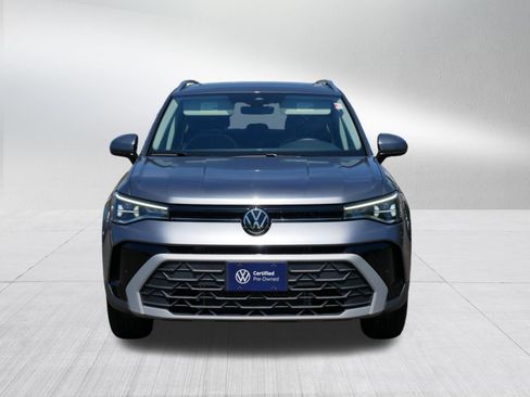 Certified 2025 Volkswagen Taos SE w/ Panoramic Sunroof Package AWD/4WD image 2