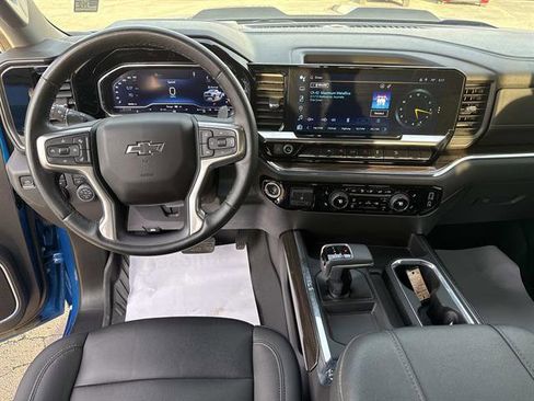 Used 2024 Chevrolet Silverado 1500 LT Trail Boss w/ Convenience Package II image 19