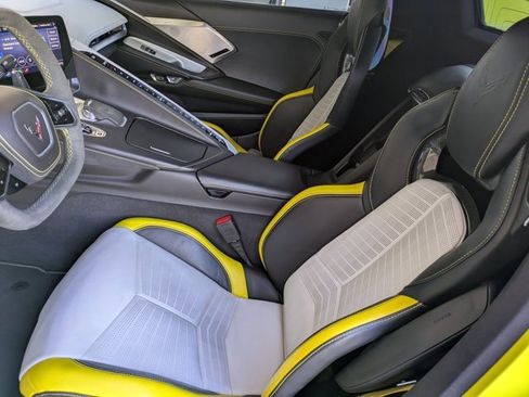 Used 2021 Chevrolet Corvette Stingray Premium Conv w/ Z51 Performance Package image 14