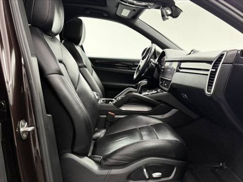 Used 2019 Porsche Cayenne AWD/4WD image 22