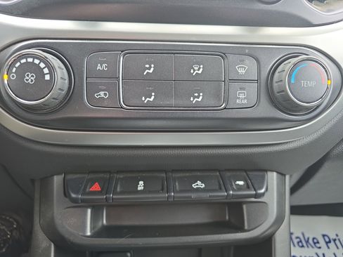 Used 2022 Chevrolet Colorado LT w/ LT Convenience Package image 30