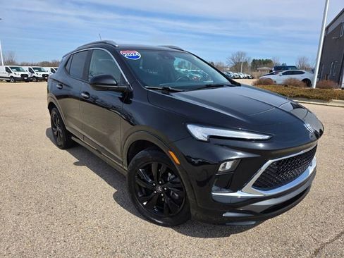 Used 2024 Buick Encore GX Sport Touring FWD image 2