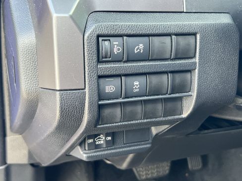 Used 2025 Toyota Tacoma SR5 AWD/4WD image 28
