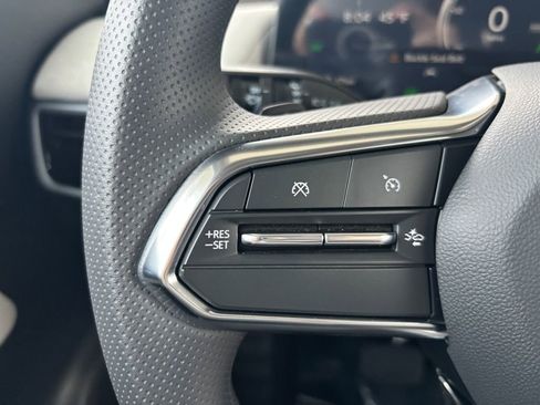 Used 2025 Honda Prologue EX image 11