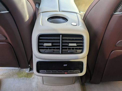 Used 2022 Mercedes-Benz Maybach GLS 600 4MATIC image 23