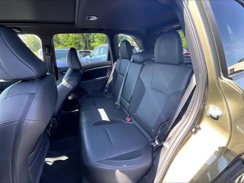 Certified 2025 Subaru Forester Touring w/ Touring Package AWD/4WD image 22
