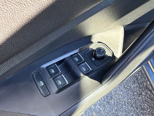 Used 2025 Volkswagen Jetta Sport FWD image 18
