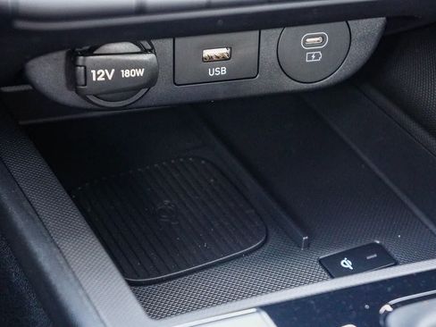 Certified 2025 Hyundai Elantra SEL FWD image 32
