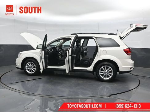 Used 2019 Dodge Journey SE FWD image 57