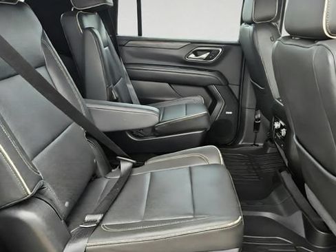 Used 2023 GMC Yukon XL SLT AWD/4WD image 24