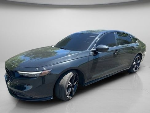 Used 2023 Honda Accord Sport image 2
