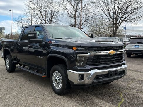 Certified 2024 Chevrolet Silverado 2500 LT w/ Convenience Package image 3