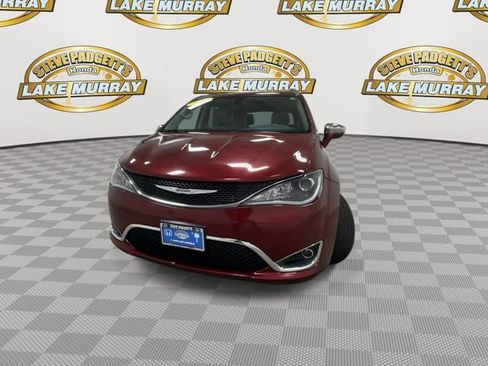 Used 2020 Chrysler Pacifica Limited FWD image 6