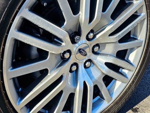 Used 2023 Ford Expedition Platinum image 6