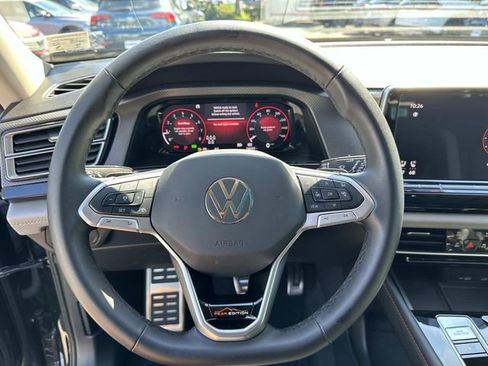 Used 2024 Volkswagen Atlas Peak Edition SEL AWD/4WD image 29