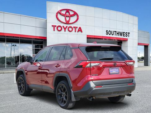 Used 2024 Toyota RAV4 LE image 4