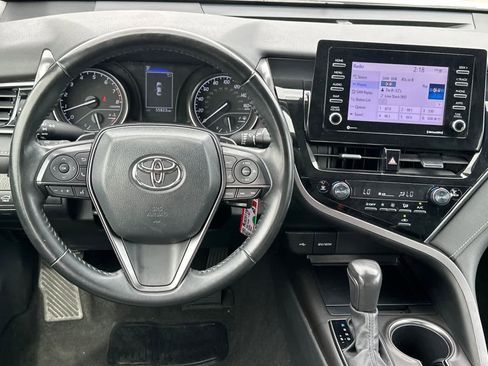 Used 2023 Toyota Camry SE image 14