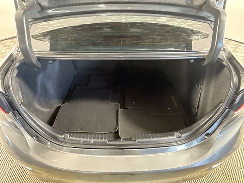 Used 2018 MAZDA MAZDA3 Touring image 35