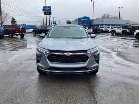 New 2026 Chevrolet Trax LT w/ Driver Confidence Package FWD image 2