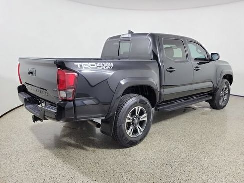 Used 2019 Toyota Tacoma TRD Sport AWD/4WD image 5
