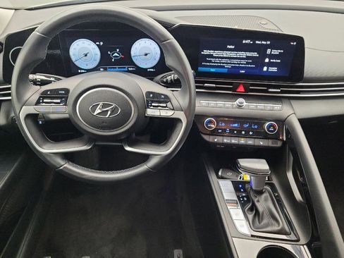 Used 2023 Hyundai Elantra SEL w/ Convenience Package FWD image 22
