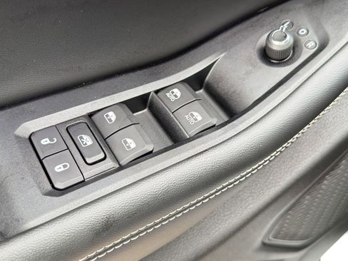 Used 2024 Jeep Grand Cherokee L Limited w/ Luxury Tech Group II image 21