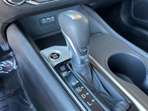 Used 2025 Nissan Altima 2.5 SV FWD image 37