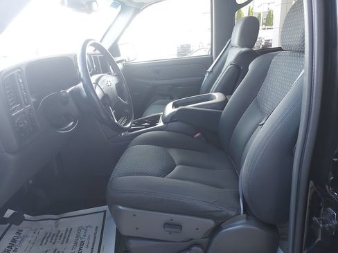 Used 2004 Chevrolet Avalanche 2500 w/ Preferred Equipment Group AWD/4WD image 13