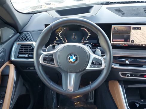 Certified 2025 BMW X6 xDrive40i w/ Executive Package image 23