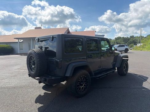 Used 2017 Jeep Wrangler Unlimited Sport w/ Quick Order Package 24S AWD/4WD image 10