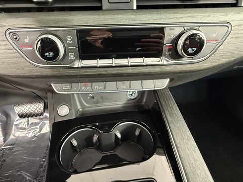 Used 2023 Audi A4 2.0T Premium w/ Convenience Package image 18