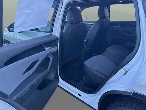 New 2026 Volkswagen Tiguan SE R-Line image 28