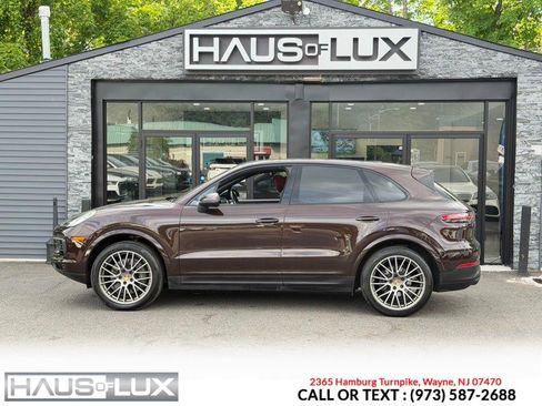 Used 2023 Porsche Cayenne Platinum Edition AWD/4WD image 9