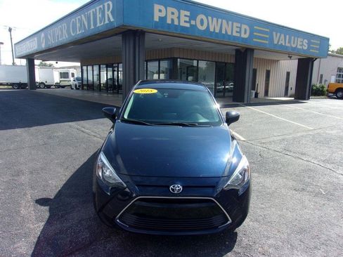 Used 2018 Toyota Yaris iA FWD image 2