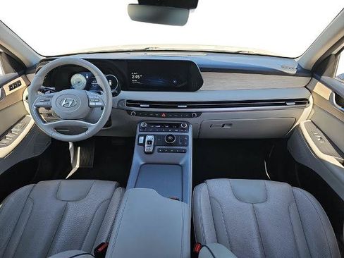 Used 2024 Hyundai Palisade Limited FWD image 9