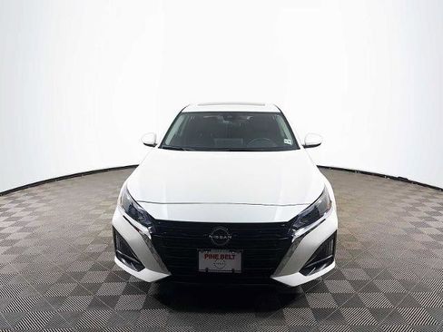 Certified 2024 Nissan Altima 2.5 SV w/ SV Premium Package FWD image 2