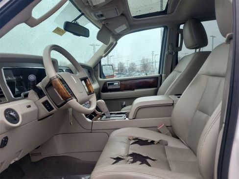 Used 2013 Lincoln Navigator 4WD w/ HD Trailer Tow Pkg image 18