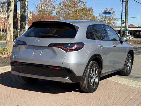 Used 2023 Honda HR-V EX-L image 6