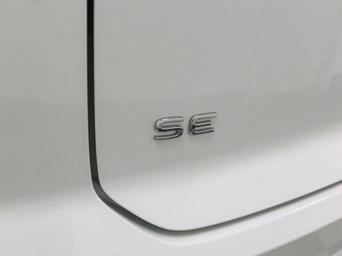 Certified 2022 Volkswagen Atlas Cross Sport SE AWD/4WD image 12