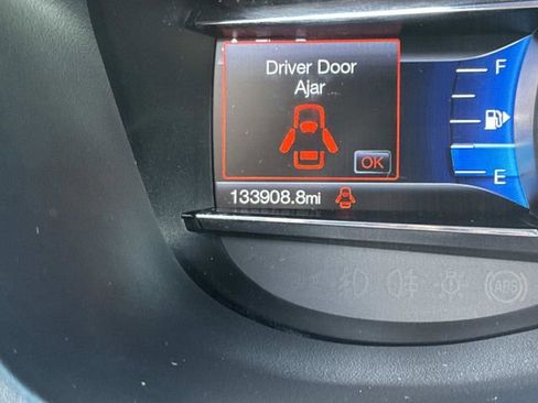 Used 2017 Ford Explorer Limited image 2