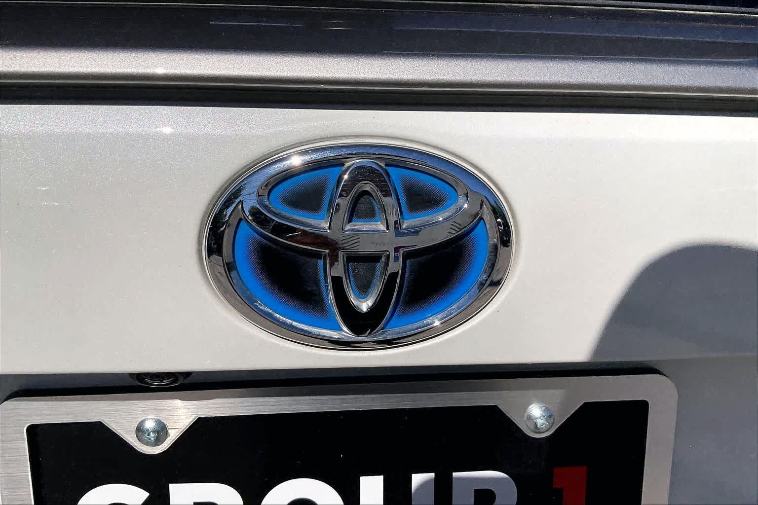 Used 2024 Toyota RAV4 Limited AWD/4WD image 30