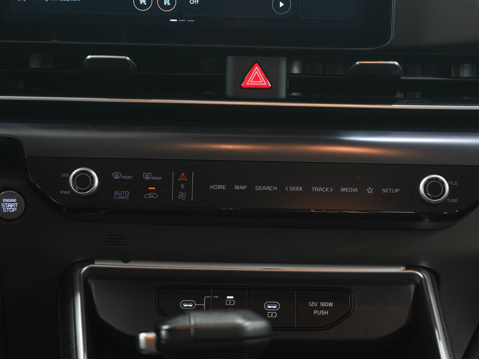 Used 2025 Kia Carnival FWD image 19