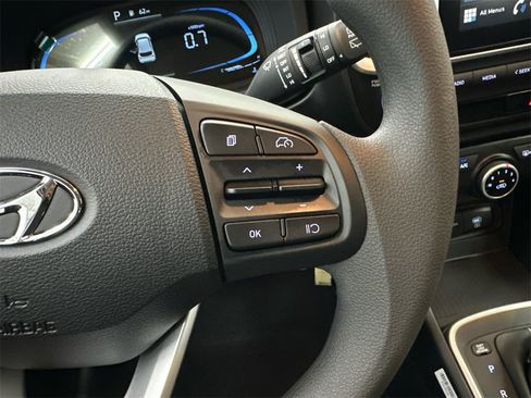 Used 2026 Hyundai Venue SE image 25