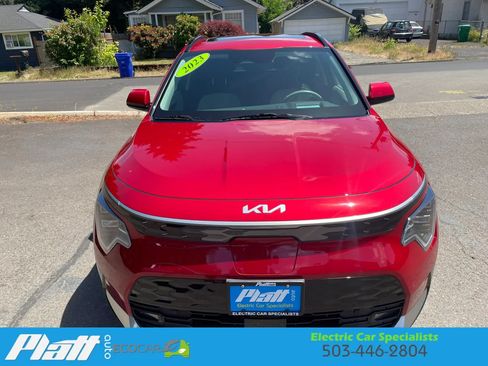 Used 2023 Kia Niro Wave w/ Wave Preserve Package FWD image 16